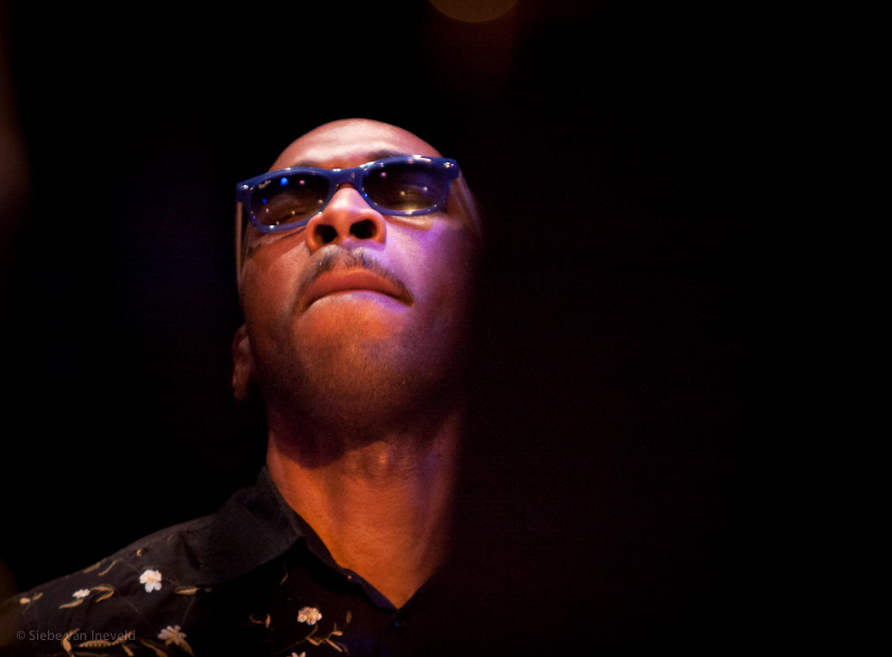 Eric Harland, SFJazz Collective 2010 The great drummer Eric Harland with his nice Ray Ban.