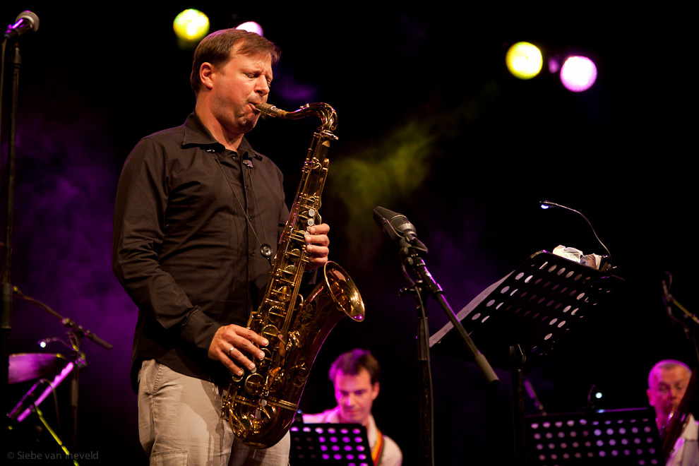 Saxophonist Chris Potter, Jesse van Ruller, Dorian Cooke. Chris Potter Tentet (Dutch Edition). Venue: Hudson, North Sea Jazz 2010.